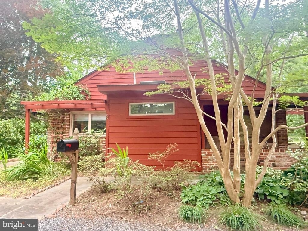6819 Selkirk - Photo 33