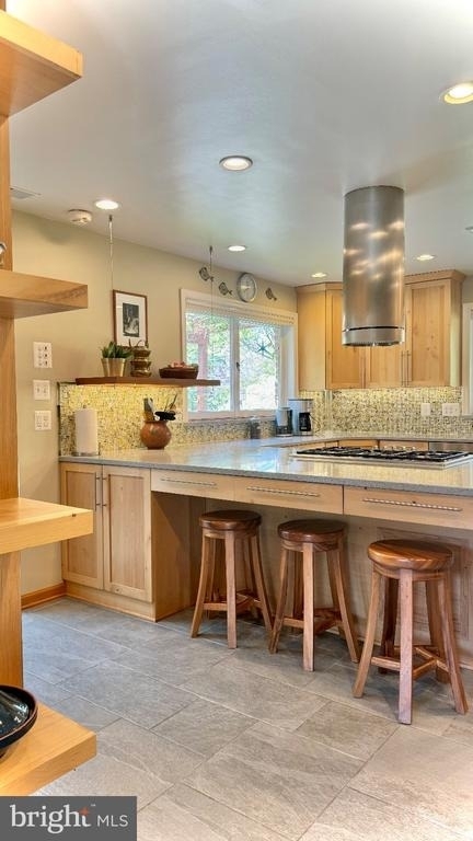 6819 Selkirk - Photo 8