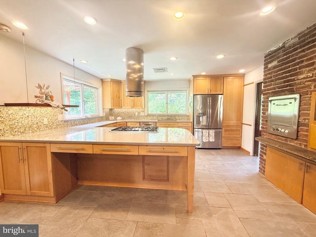 6819 Selkirk - Photo 63