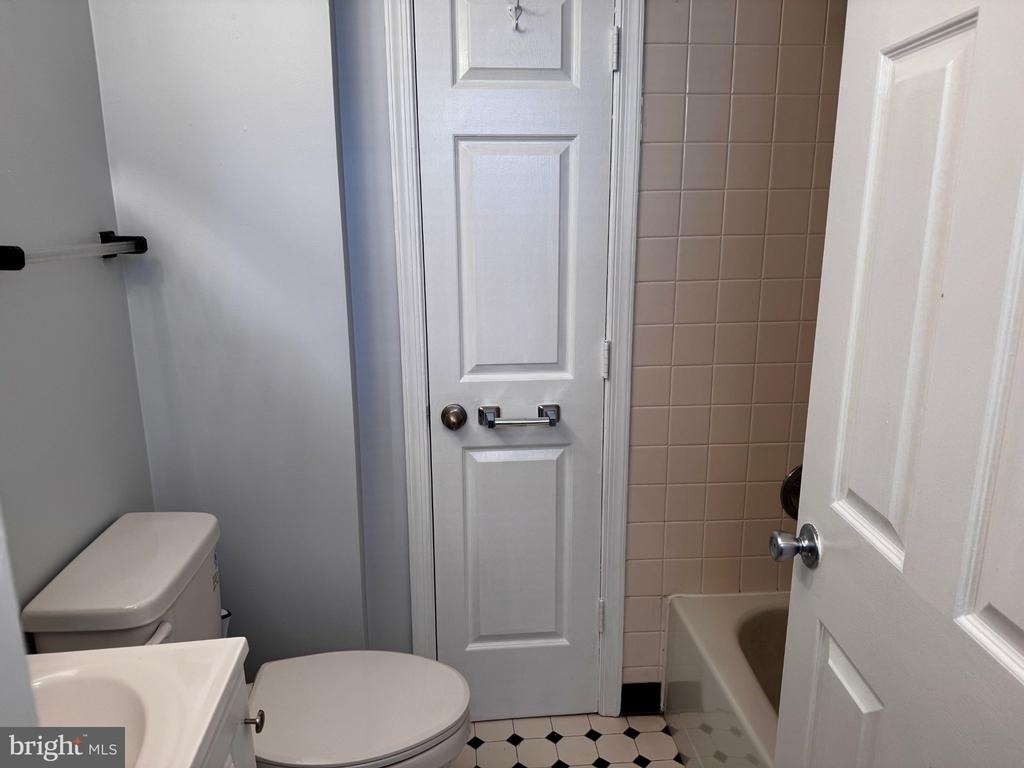 4733 Bradley Boulevard - Photo 7