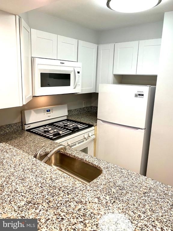 4733 Bradley Boulevard - Photo 4