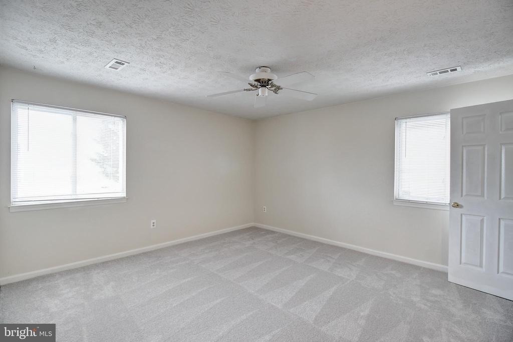 2145 Wainwright Court - Photo 9
