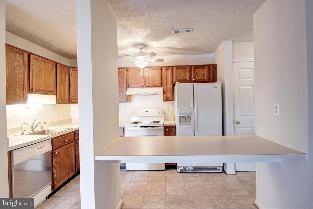 2145 Wainwright Court - Photo 6