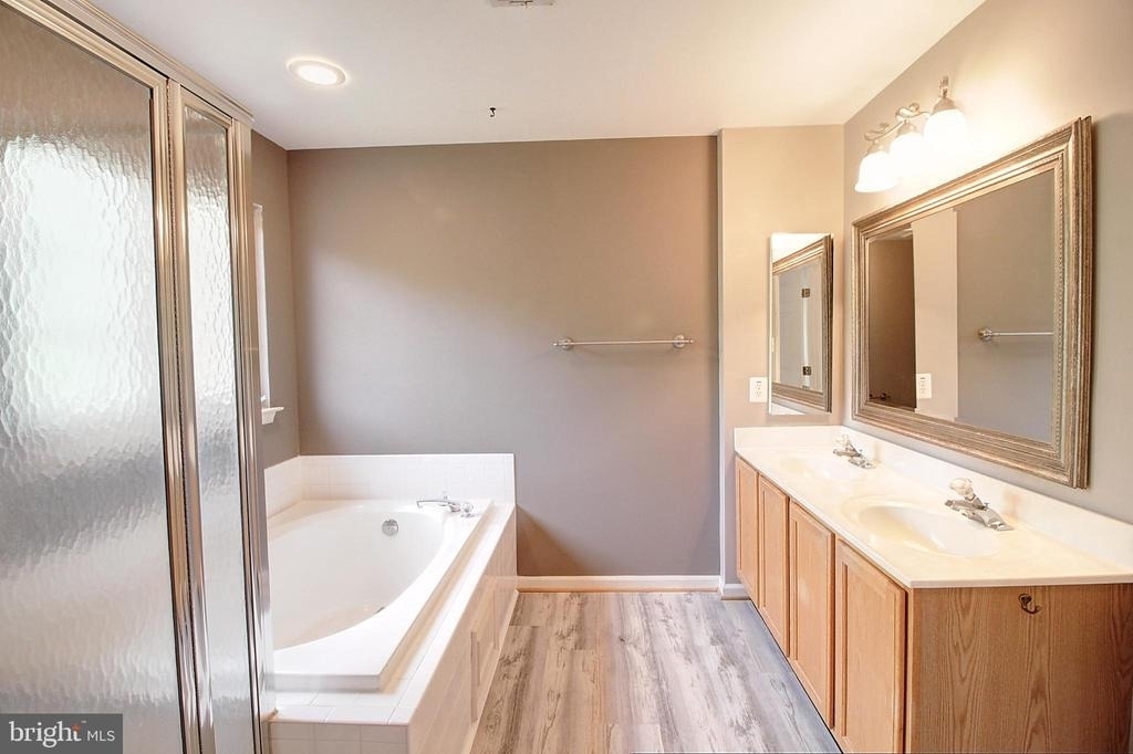 6135 Newport Terrace - Photo 19