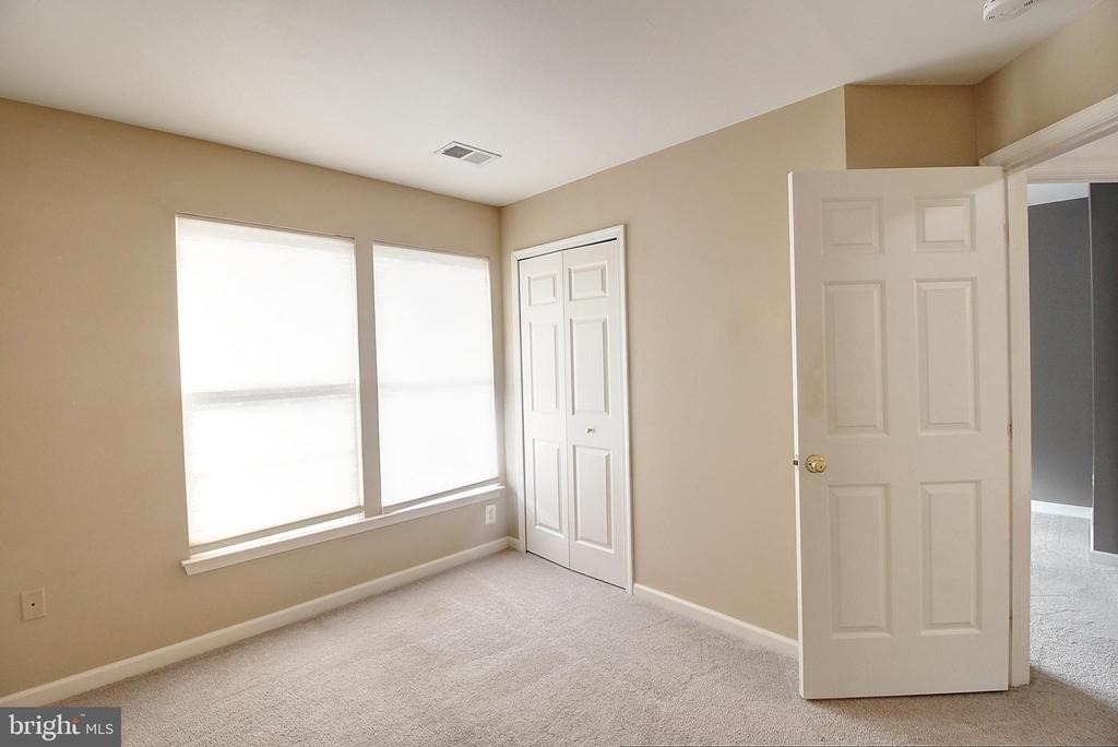 6135 Newport Terrace - Photo 25