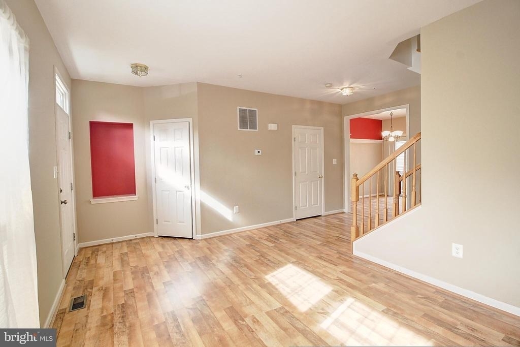 6135 Newport Terrace - Photo 10