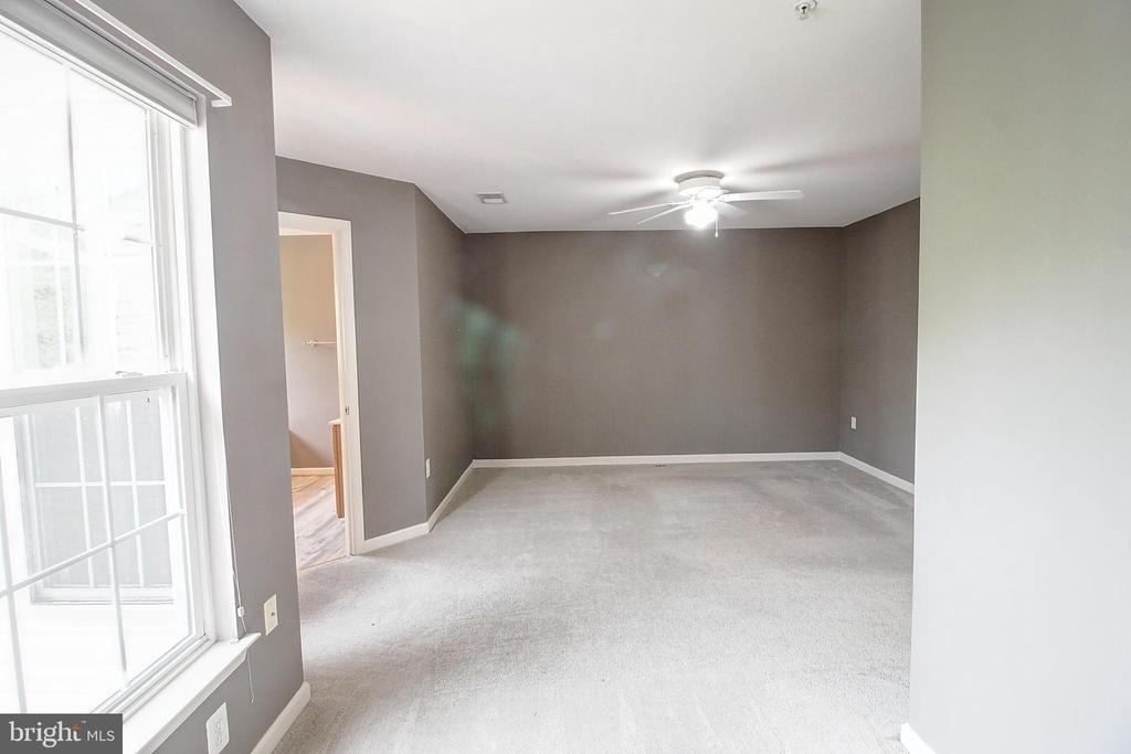 6135 Newport Terrace - Photo 17