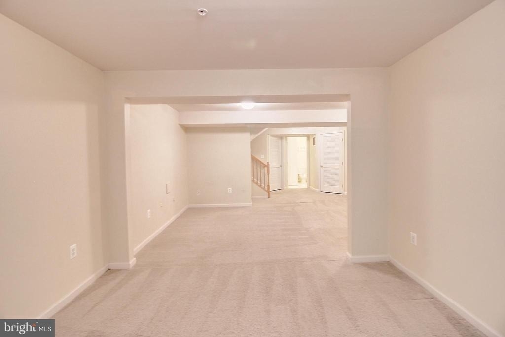 6135 Newport Terrace - Photo 27