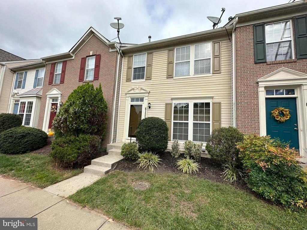 6135 Newport Terrace - Photo 0
