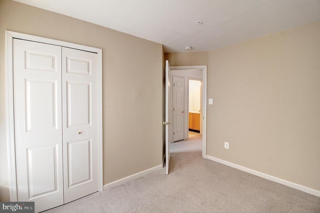 6135 Newport Terrace - Photo 24