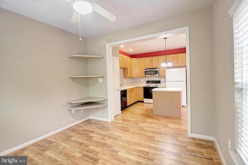 6135 Newport Terrace - Photo 8