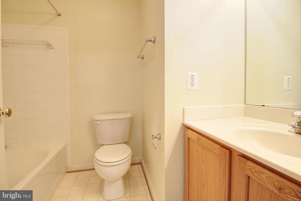 6135 Newport Terrace - Photo 29