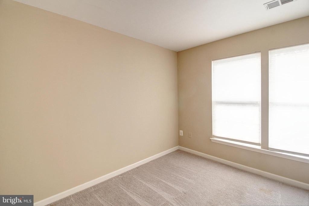 6135 Newport Terrace - Photo 23