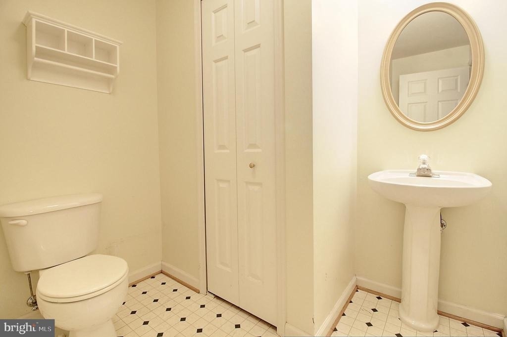 6135 Newport Terrace - Photo 30