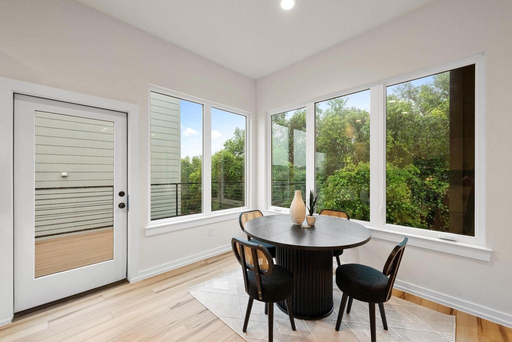 2309 Montopolis Dr - Photo 6