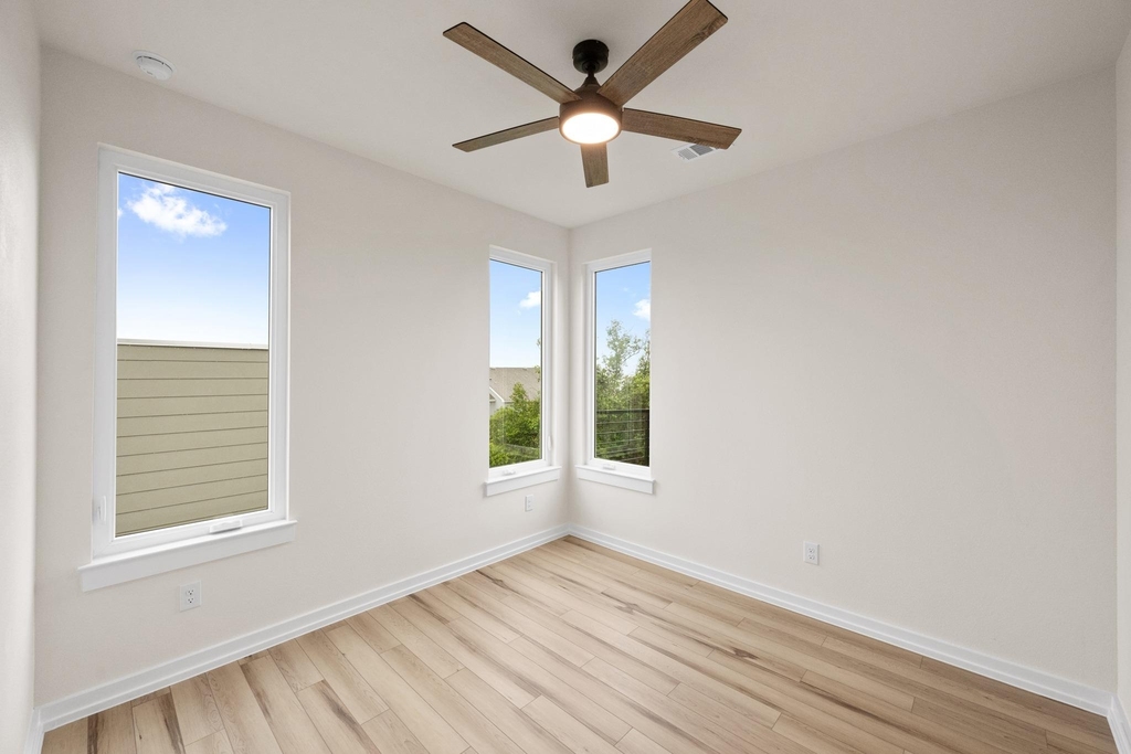 2309 Montopolis Dr - Photo 21