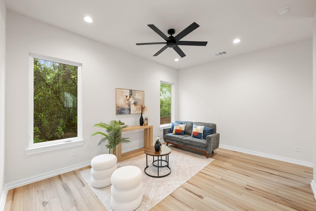 2309 Montopolis Dr - Photo 1