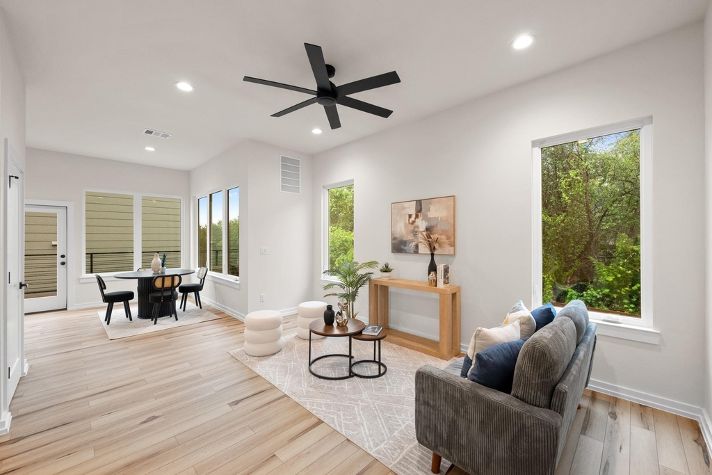 2309 Montopolis Dr - Photo 3