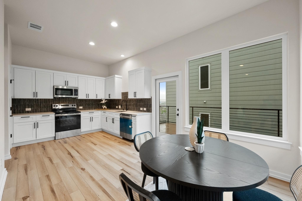 2309 Montopolis Dr - Photo 5