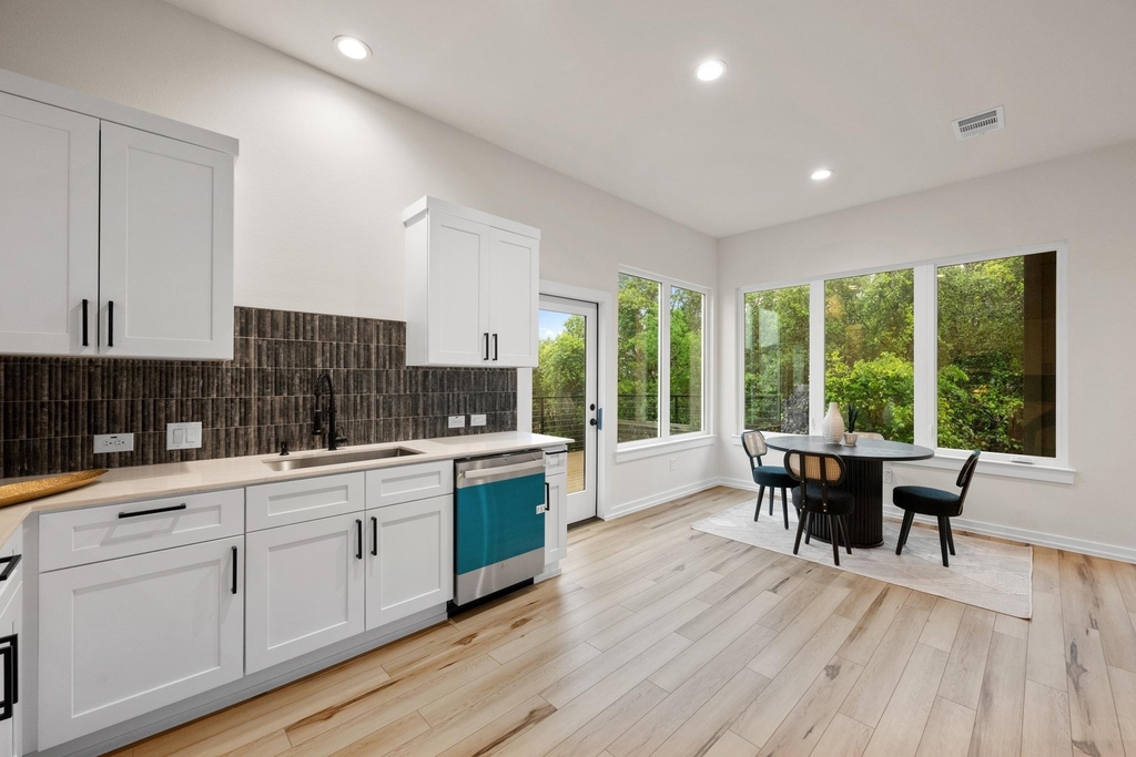 2309 Montopolis Dr - Photo 10