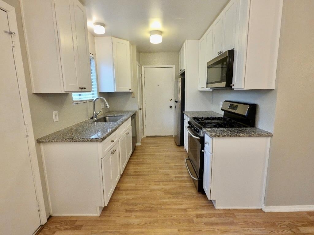 8508 Romney Rd - Photo 5