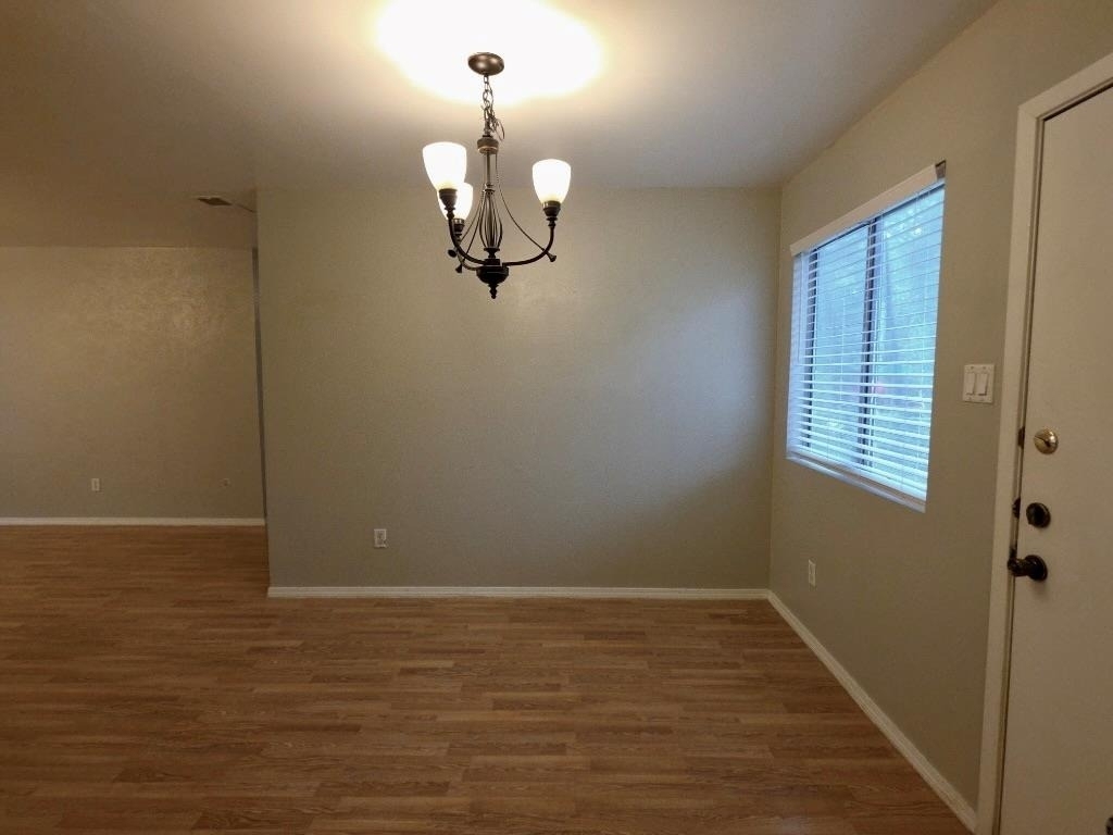 8508 Romney Rd - Photo 4