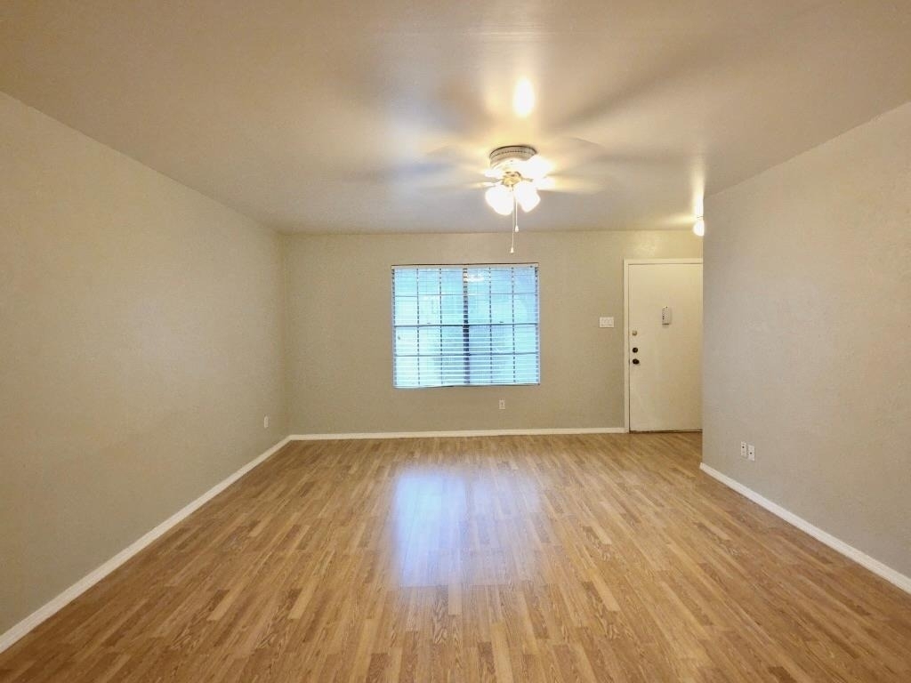 8508 Romney Rd - Photo 1