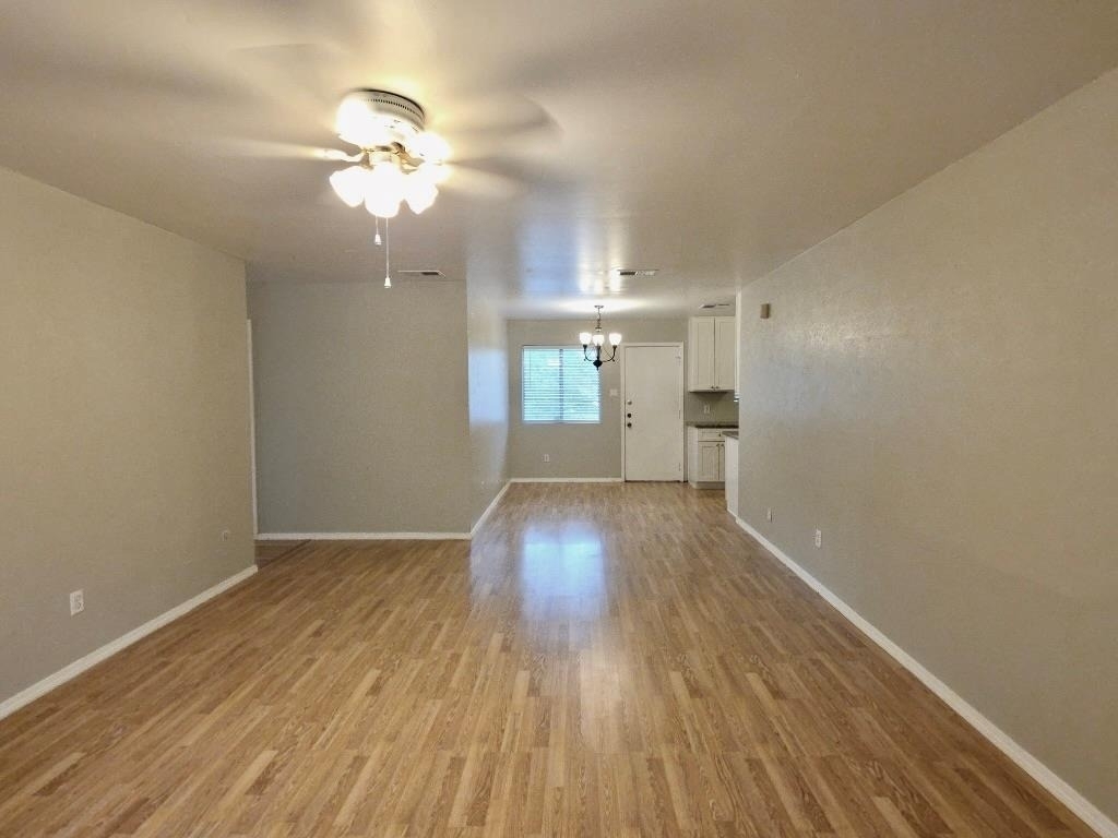 8508 Romney Rd - Photo 2