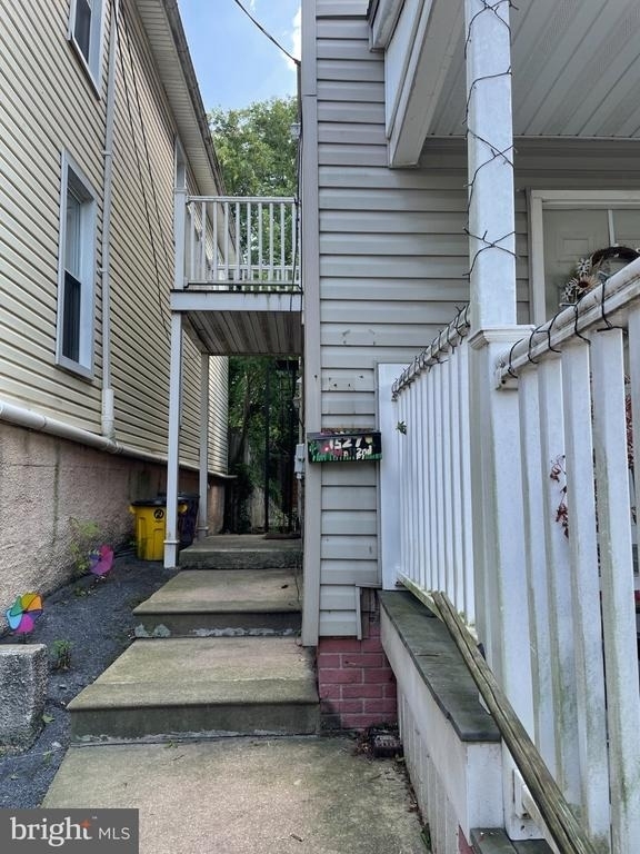 1527 W 36th Street - Photo 1