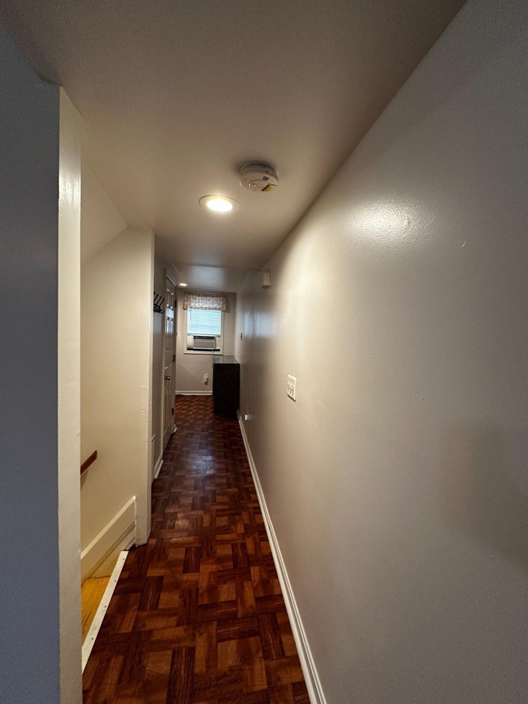 1527 W 36th Street - Photo 3