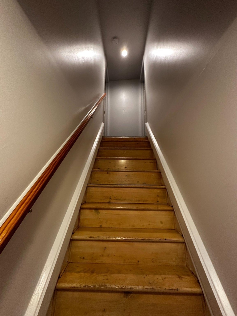 1527 W 36th Street - Photo 2