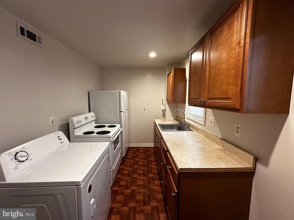 1527 W 36th Street - Photo 7