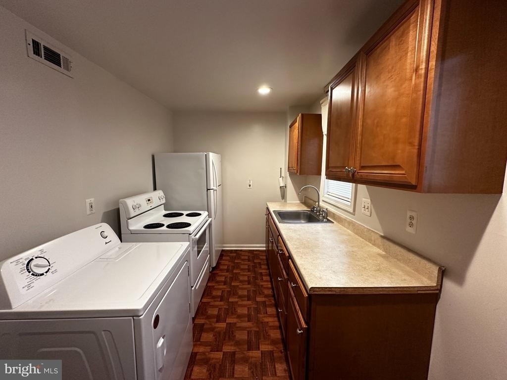 1527 W 36th Street - Photo 4