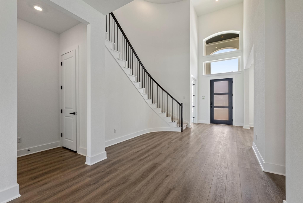 2532 Chiavari Way - Photo 4