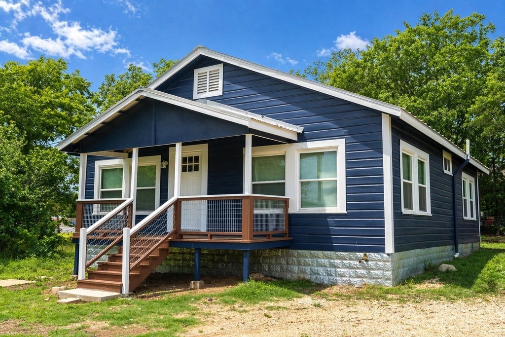 329 Flores St - Photo 0