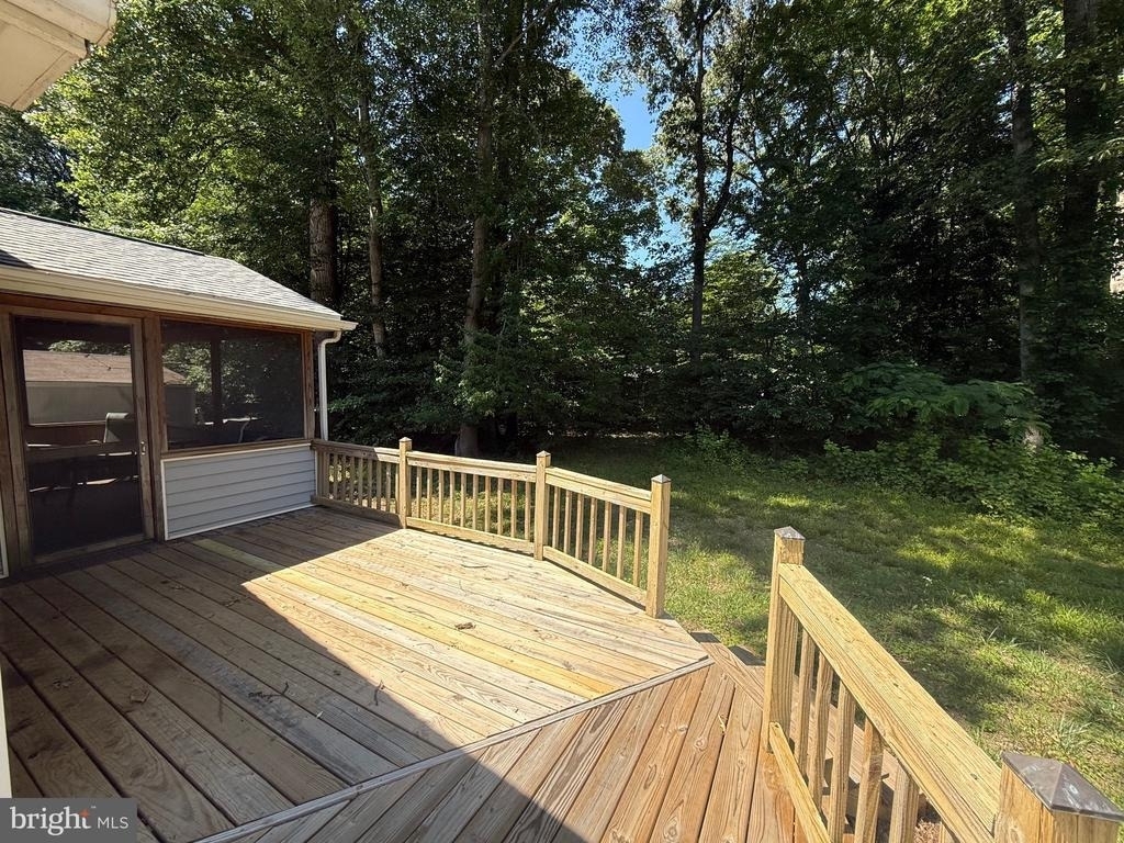 33135 Woodland Court N - Photo 12