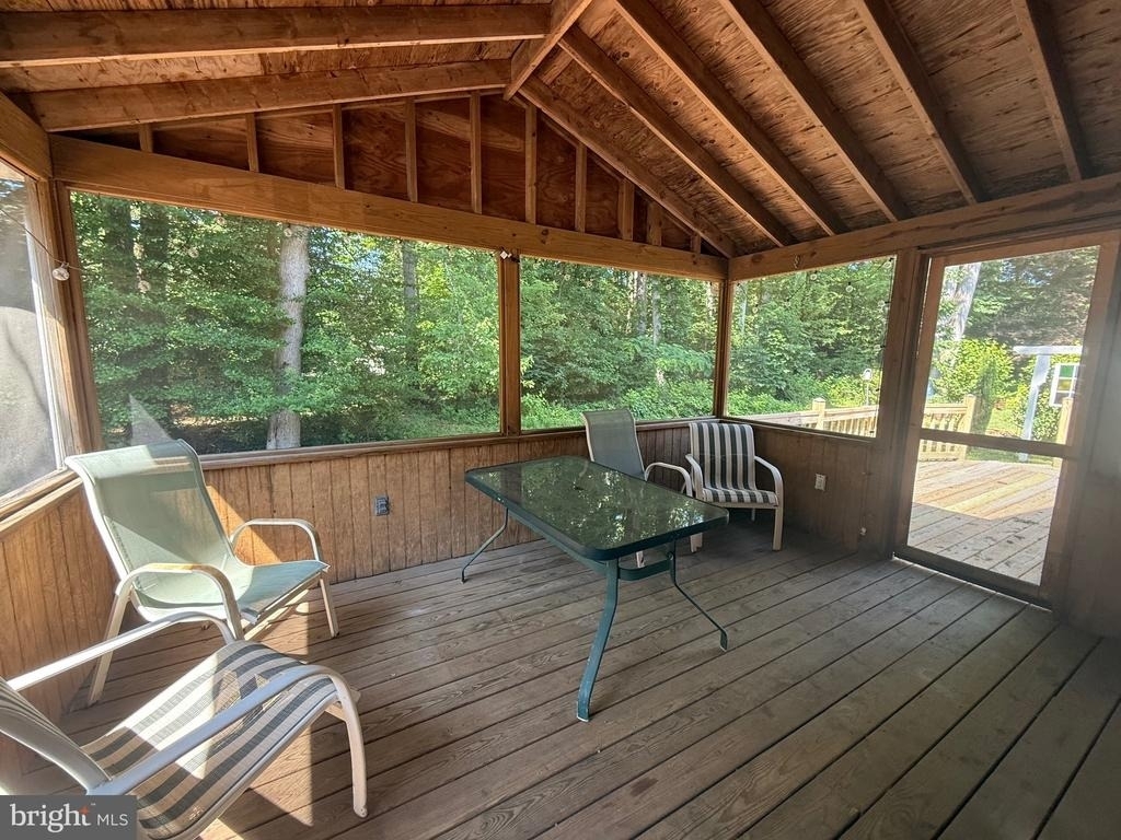 33135 Woodland Court N - Photo 11