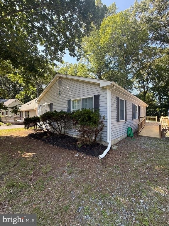 33135 Woodland Court N - Photo 0