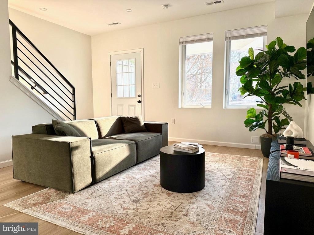 5326 9th Street Nw - Photo 2