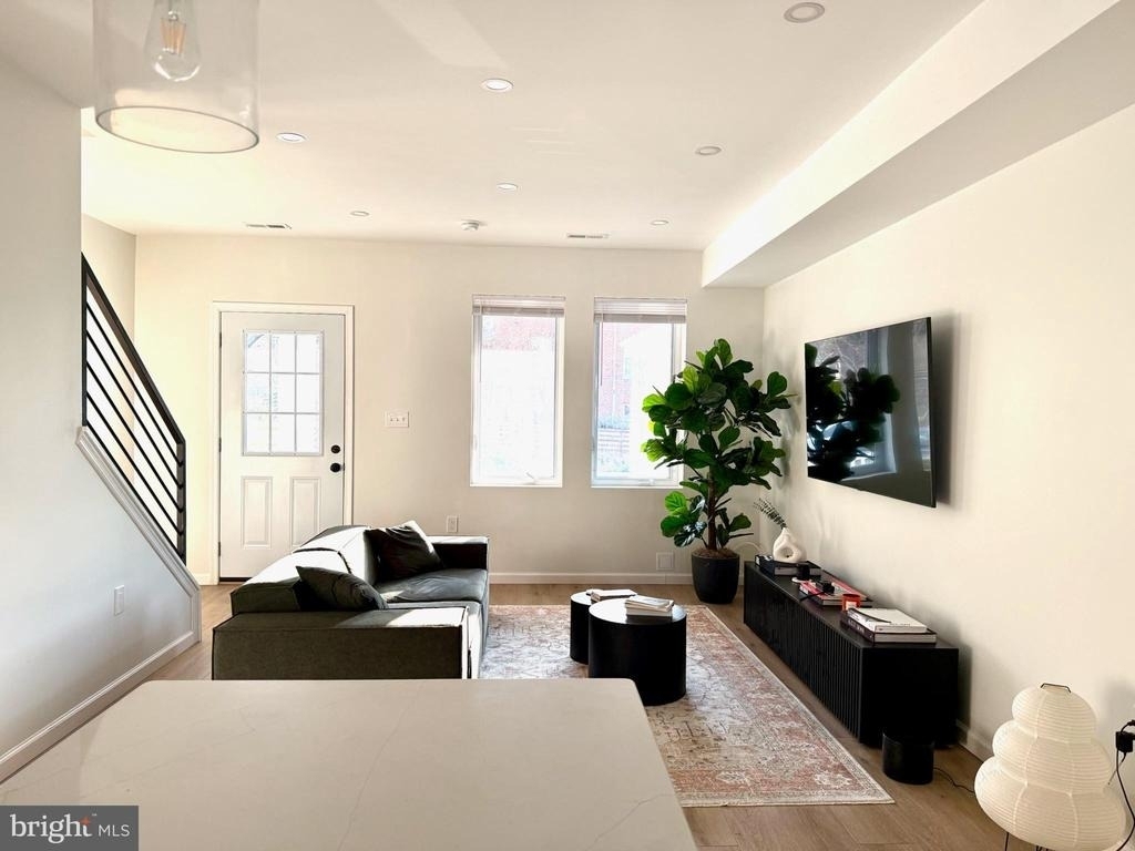 5326 9th Street Nw - Photo 1