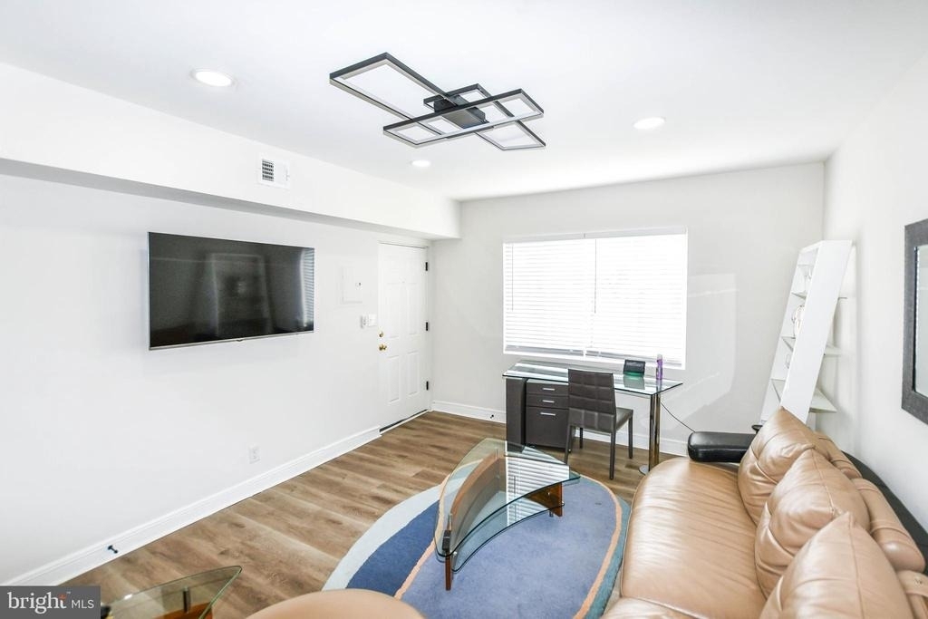 554 Newcomb Street Se - Photo 28