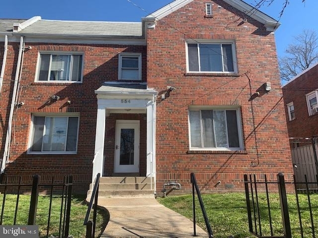 554 Newcomb Street Se - Photo 0