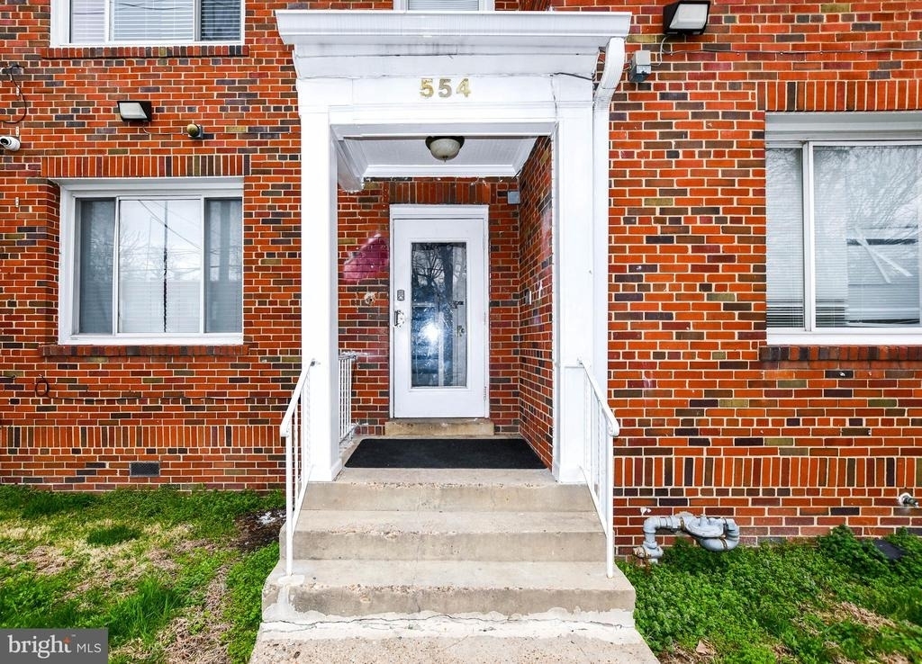 554 Newcomb Street Se - Photo 33