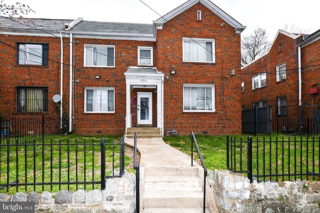 554 Newcomb Street Se - Photo 1