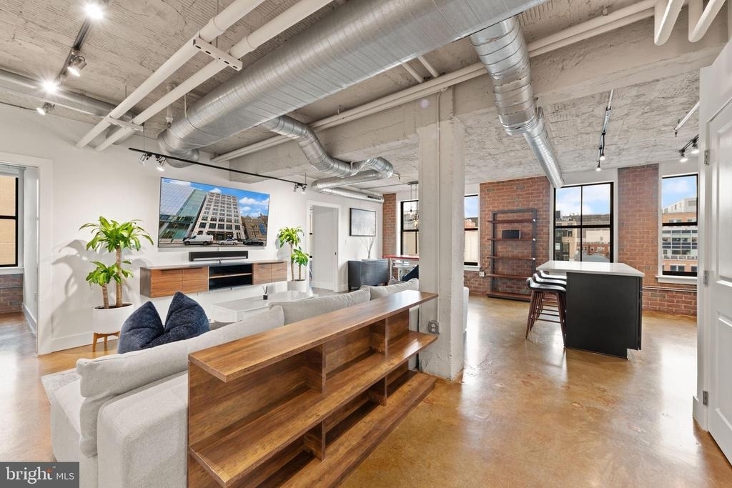 916 G Street Nw - Photo 0