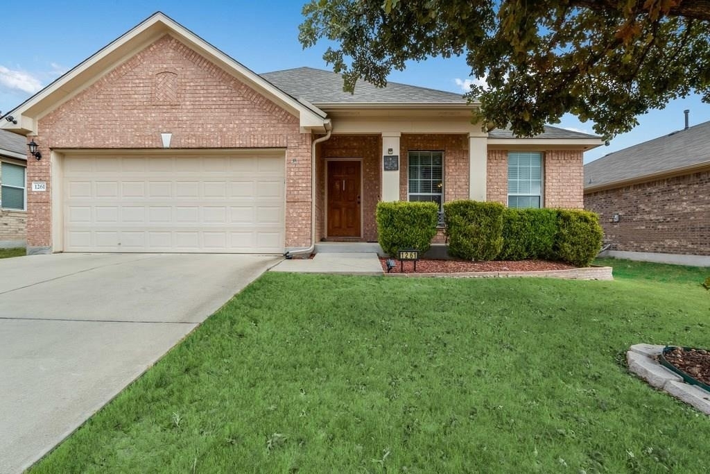 1261 Rainbow Parke Dr - Photo 0