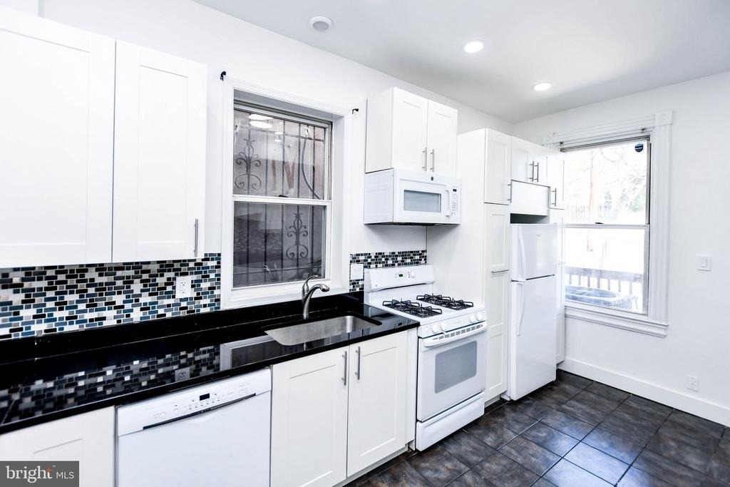 104 R St #a Ne - Photo 14