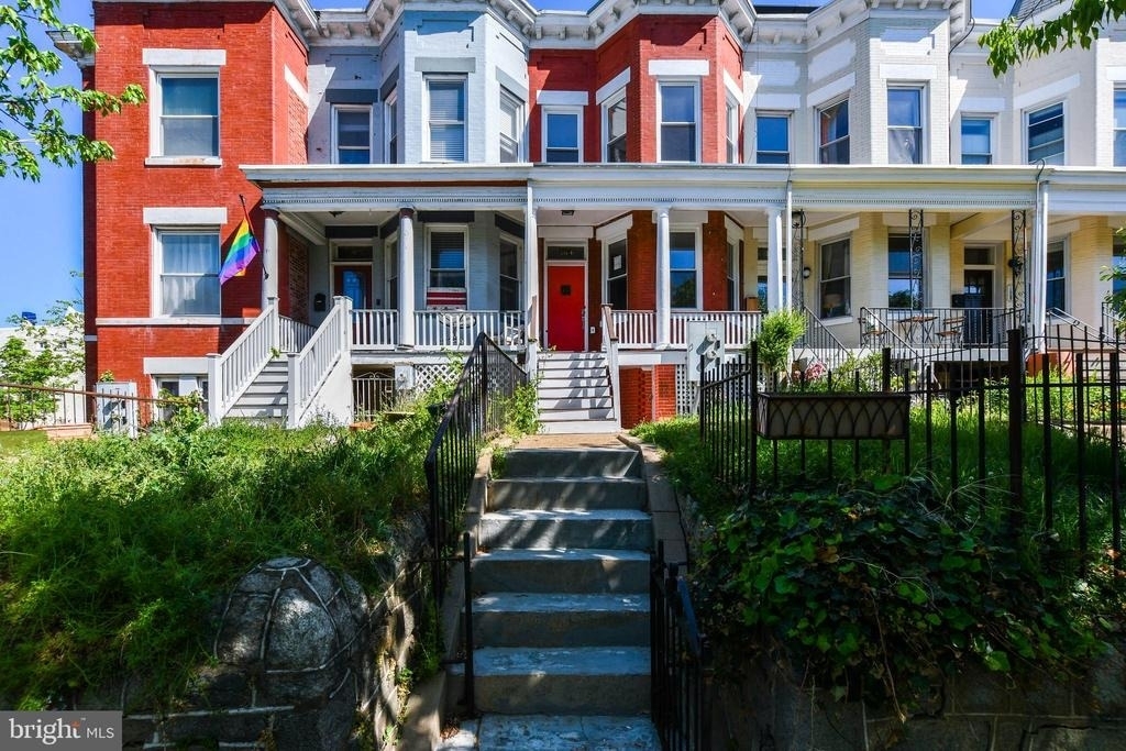 104 R St #a Ne - Photo 0