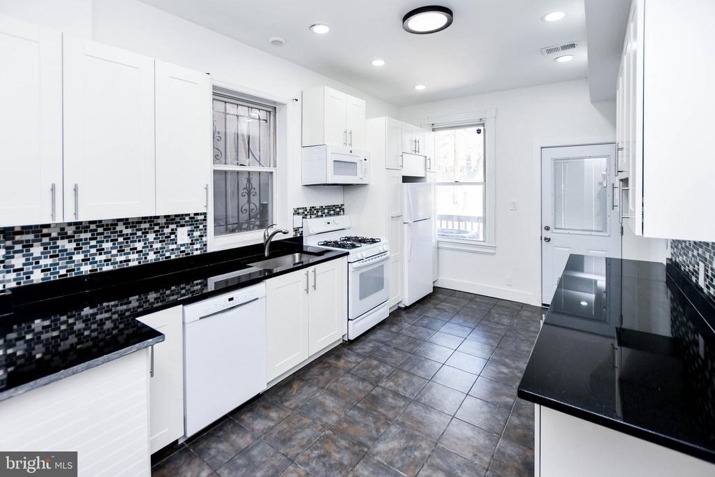 104 R St #a Ne - Photo 15