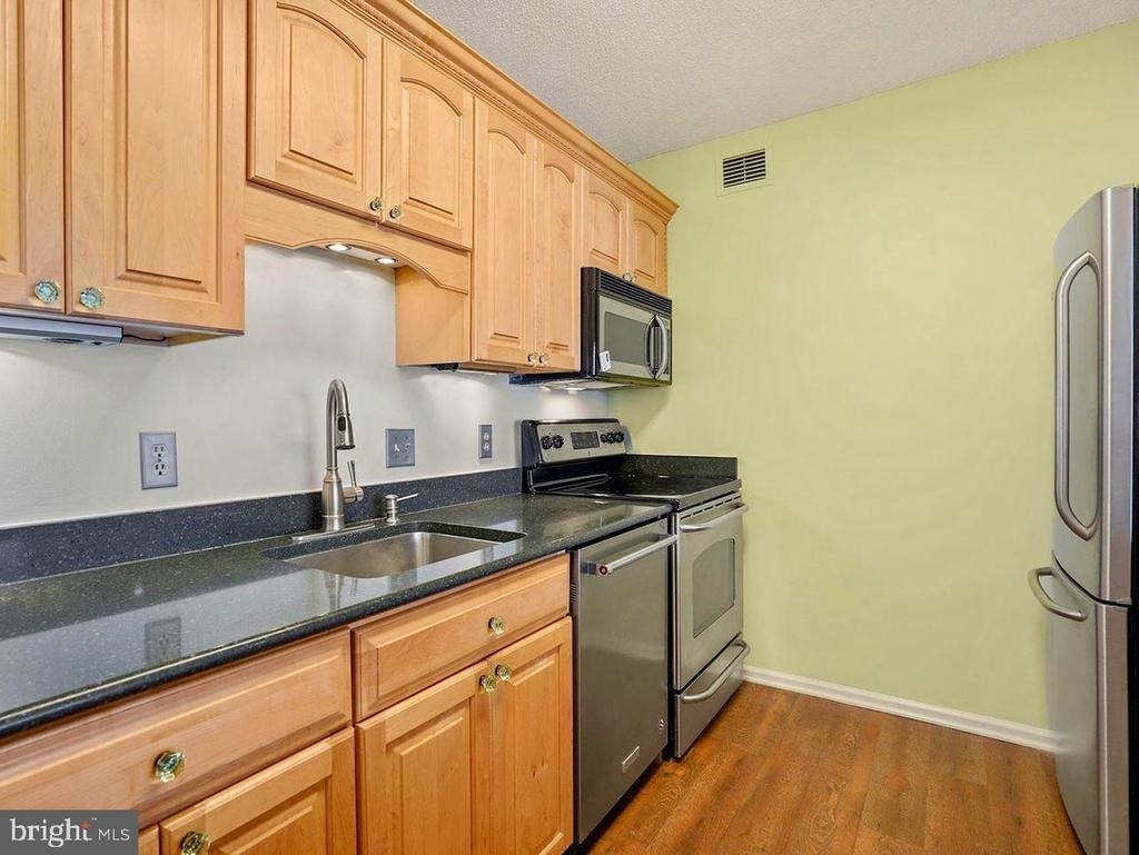 2555 Pennsylvania Avenue Nw - Photo 8